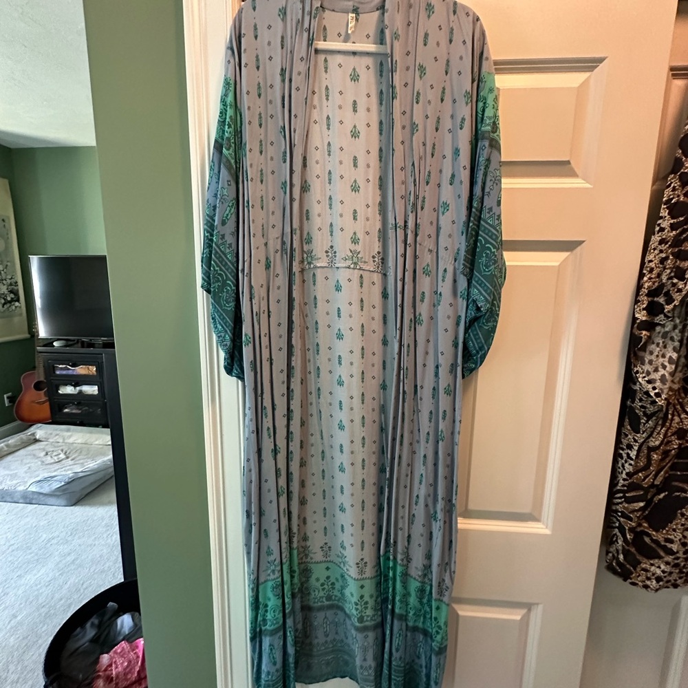 Desert Wanderer Robe - Picture 2 of 8